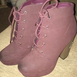 Maroon booties